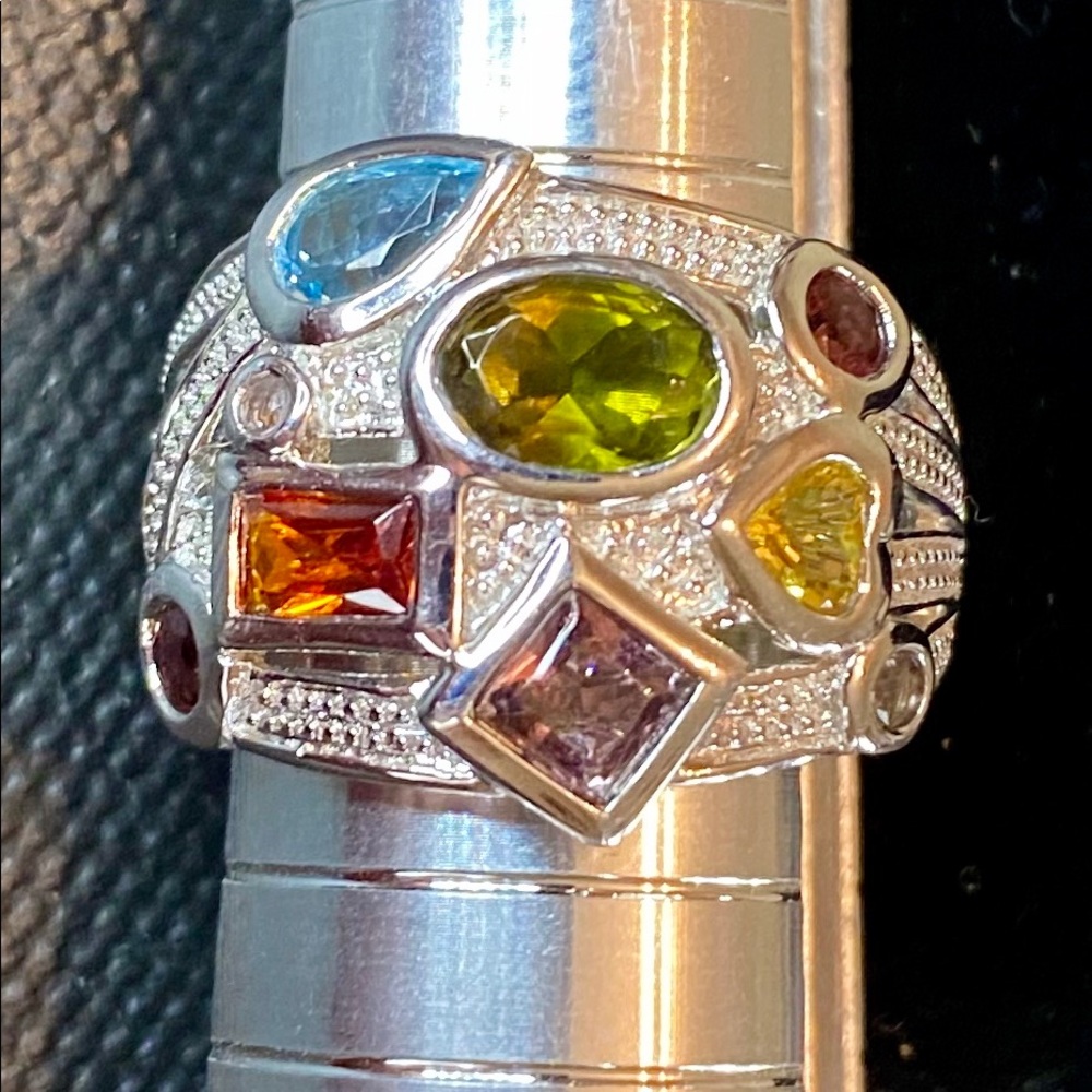 Multi colored stone ring